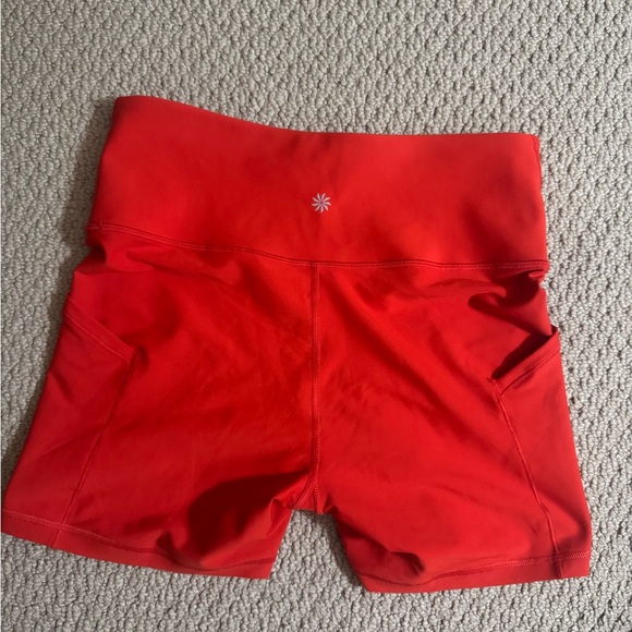 Athleta stash pocket short - Picture 6 of 6